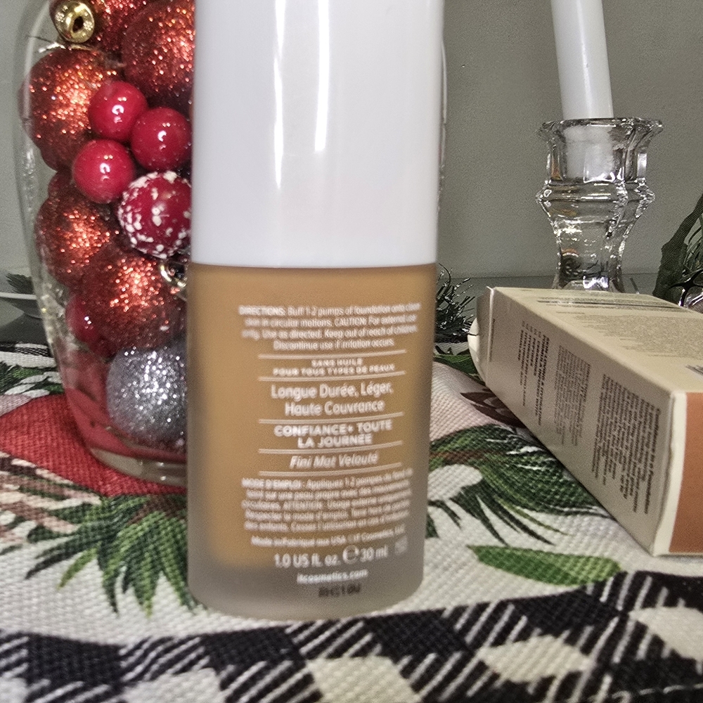 It Cosmetics Confidence in a Foundation 405 Rich Amber - Picture 3 of 3